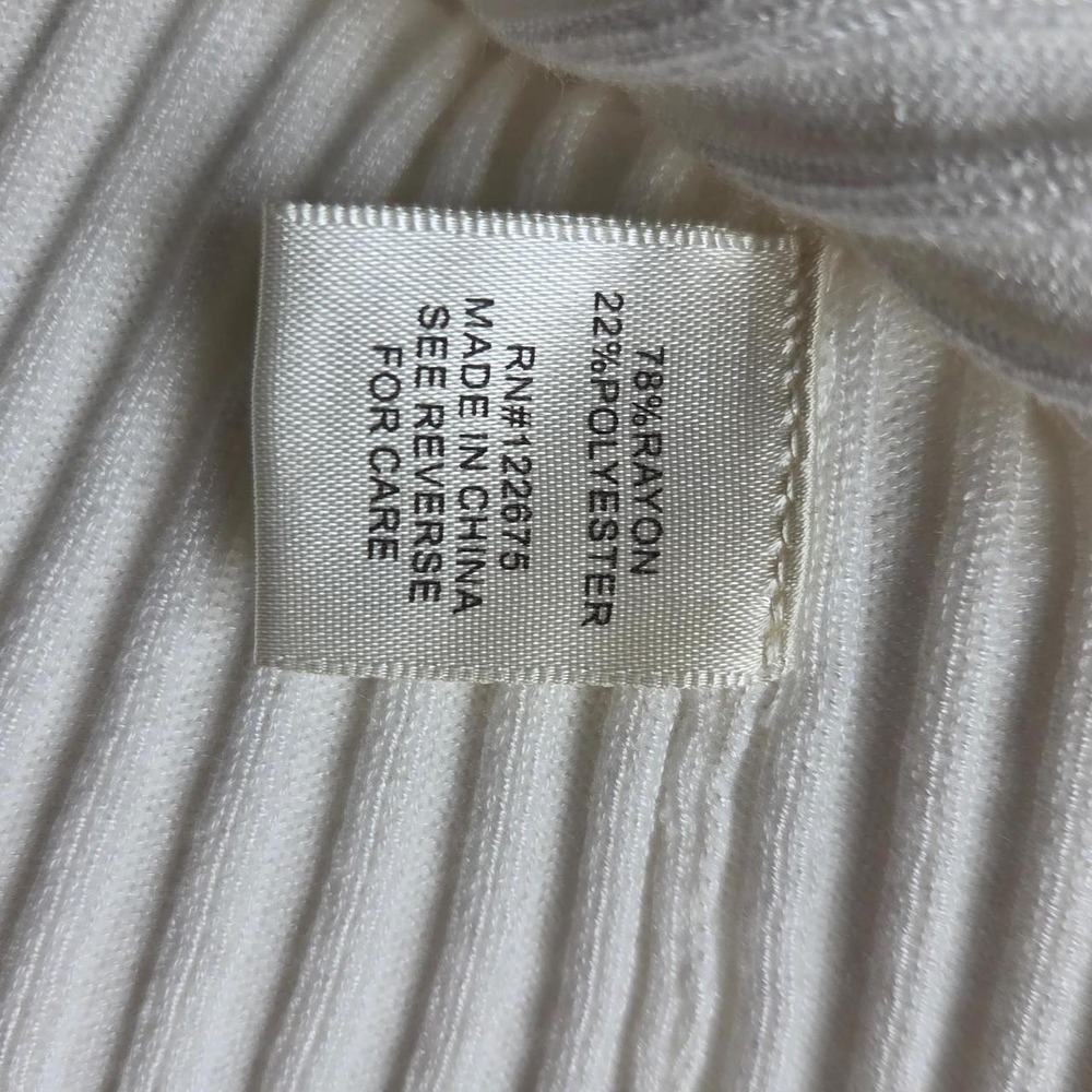 Off while ribbed Off the shoulder. Size xl petite on smaller size - Picture 2 of 7